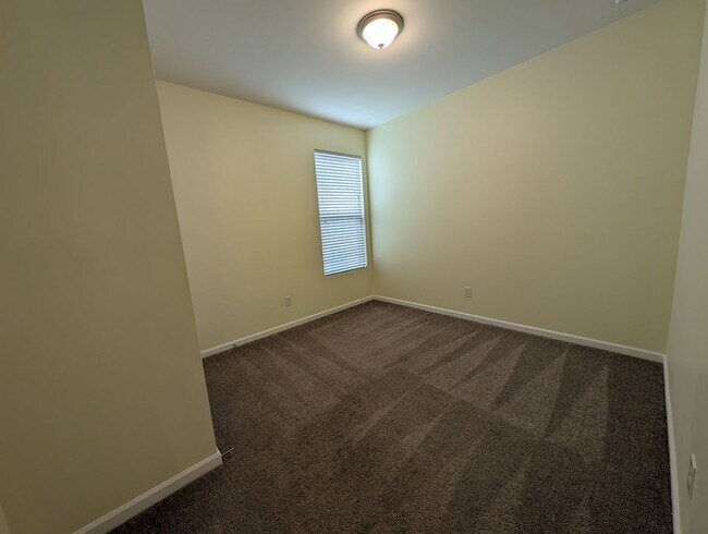 Building Photo - Spacious 4 bedroom, 2 bath Ranch Style Home located in Selwyn Landing !