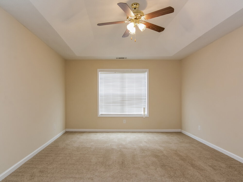 Building Photo - 1136 Larkspur Dr