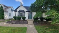 Building Photo - Clean 4 Bedroom With Immense Space In St. Matthews