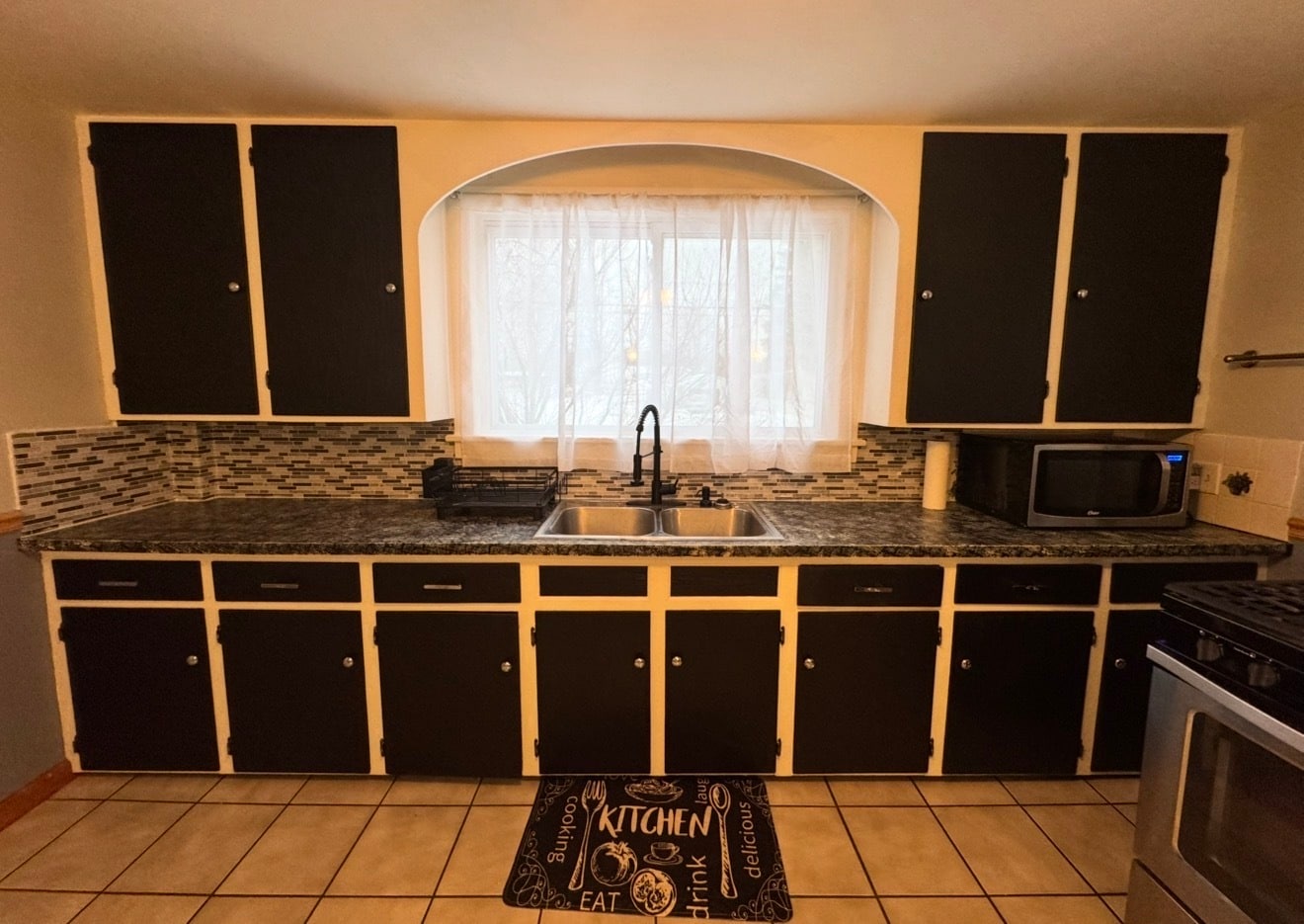 Building Photo - 1600 N Lyndonville Rd