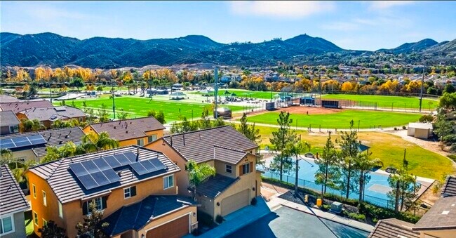 Building Photo - 34213 Parkside Dr