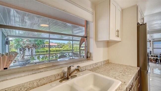 Building Photo - 641 Coral Dr