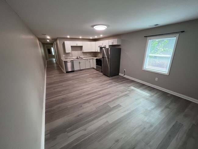 Building Photo - 2 Bedroom Updated Duplex in Frankfort