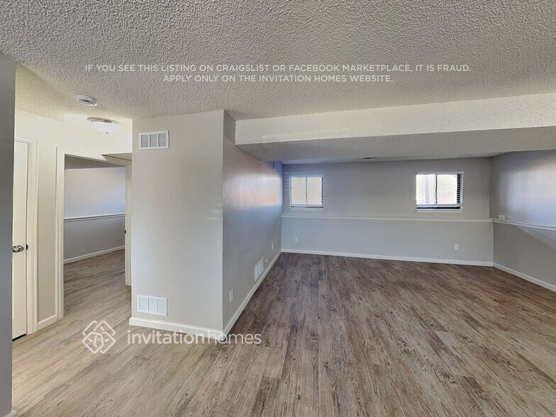 Building Photo - 12150 Bellaire St