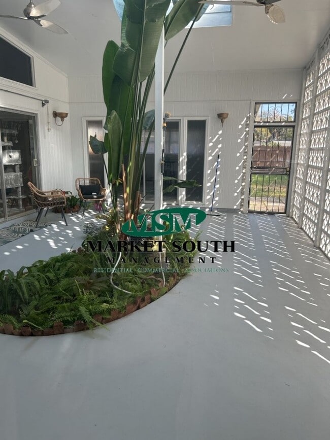 Building Photo - 6-month lease only- Mid-Century Modern on Wilmington Island- SHORT TERM RENTAL ONLY- Please call ...