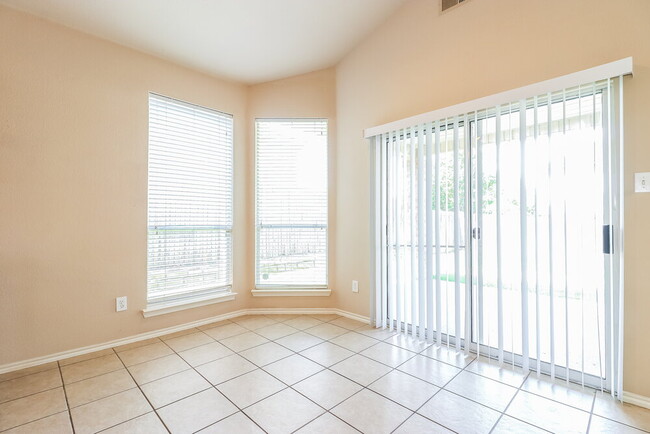 Building Photo - 12817 Dorset Dr