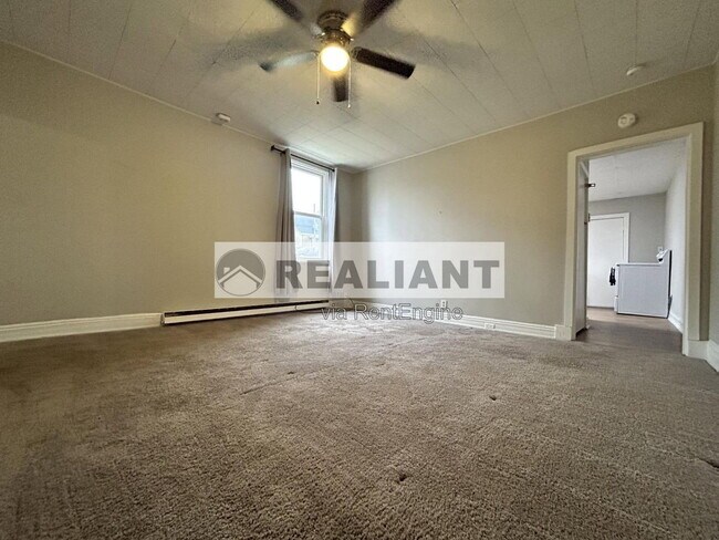 Building Photo - 2227 Howell St