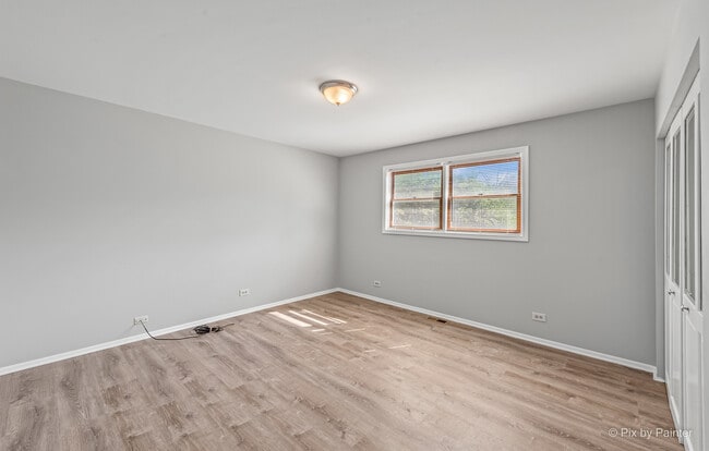 Building Photo - 548 N Hainesville Rd