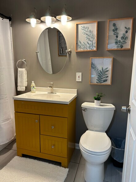 Building Photo - 2500 Emil Ave