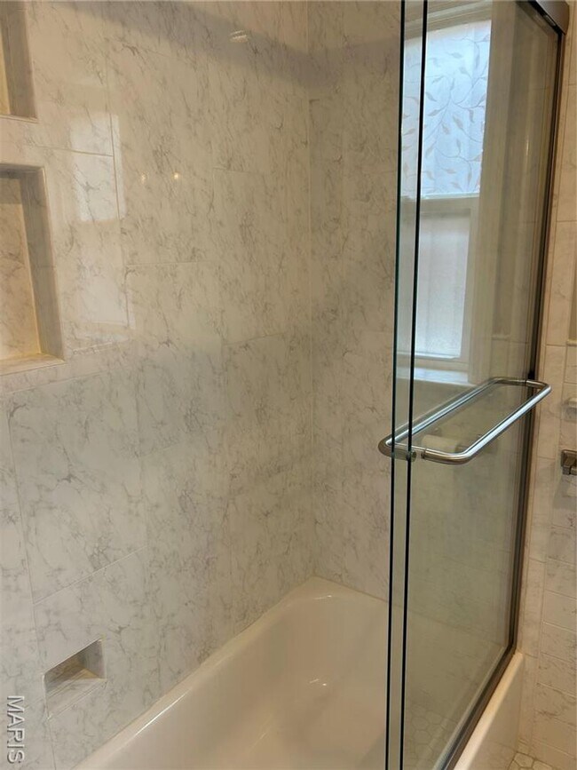 Building Photo - 6607 Clayton Rd