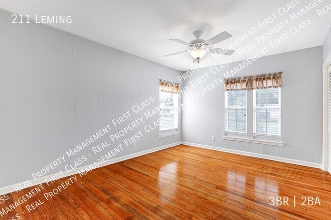 Building Photo - 211 Leming-