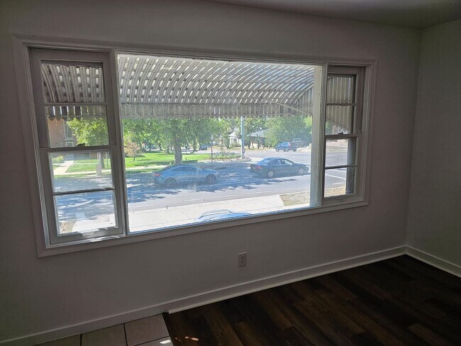 Building Photo - 1300 E Duplex