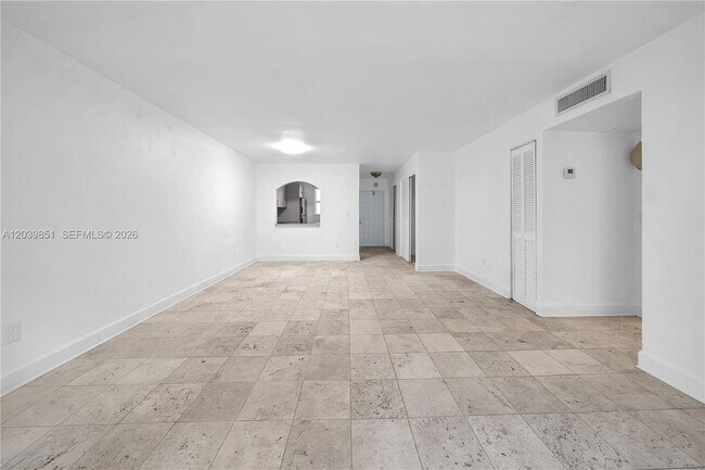Building Photo - 8650 SW 67th Ave