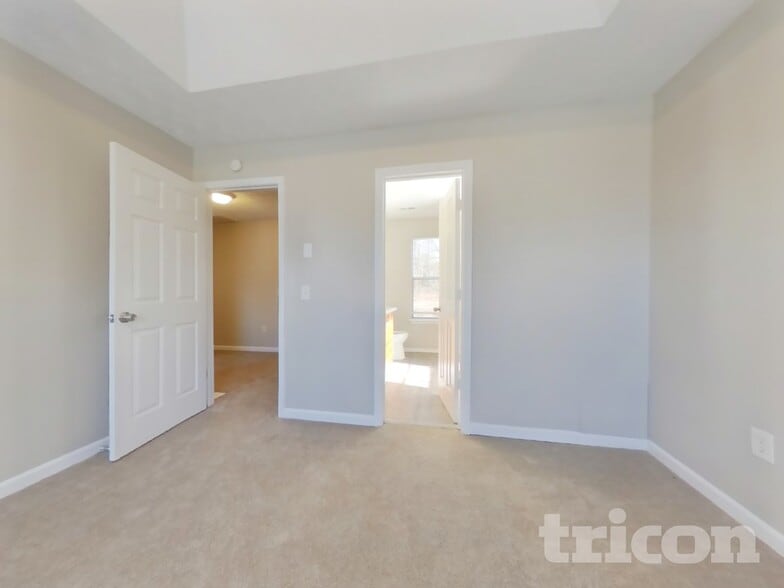 Building Photo - 3520 Willow Tree Cir