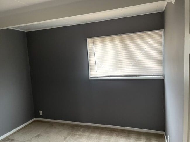 Building Photo - 908 N 70th St, Kansas City, KS 66112, USA