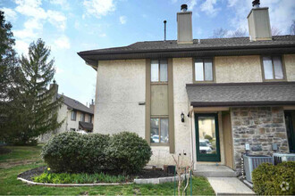 Building Photo - 72 Hampshire Dr