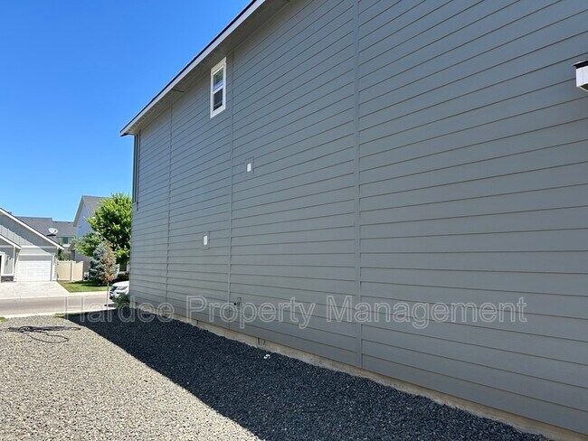 Building Photo - 4987 W Avilla Dr