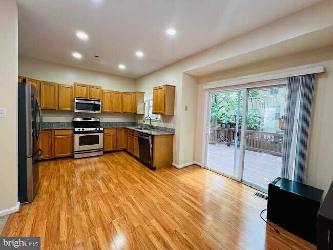 Building Photo - 6107 Asher Ct