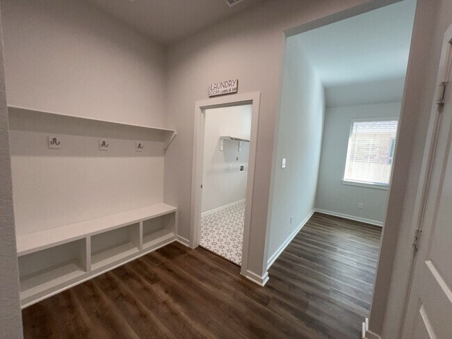 Building Photo - 3023 Tantara Dr