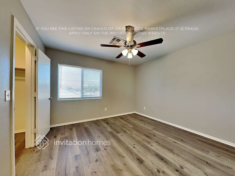 Building Photo - 12901 N El Frio St