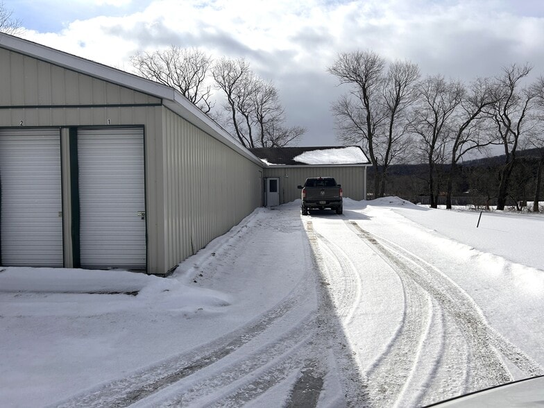 Building Photo - 1093 NY-19