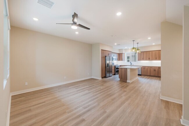 Building Photo - Newer townhome rental located in the gated One Seven Eight community!