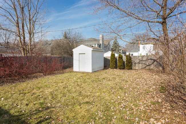 Building Photo - 1635 Cole St