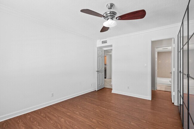 Building Photo - 1515 E Broward Blvd