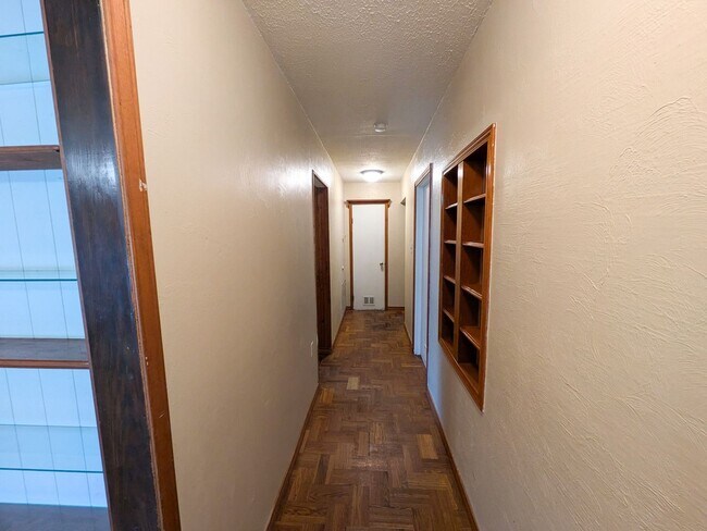 Building Photo - 770 Peyton Dr