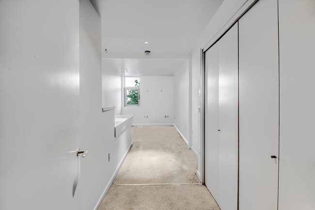 Building Photo - The Meriwether