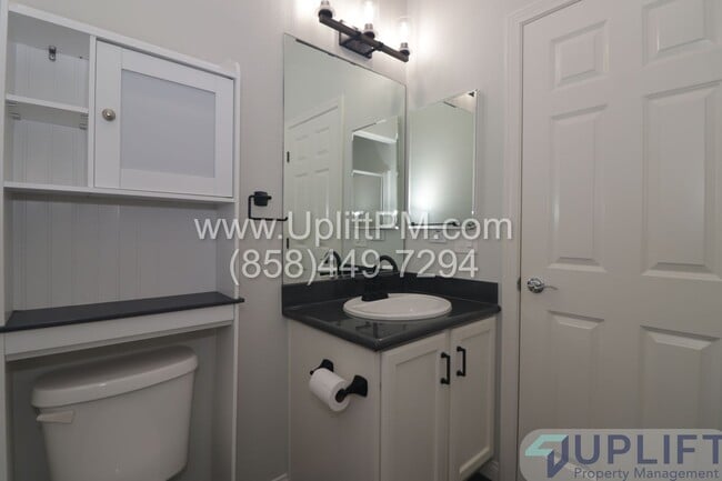 Building Photo - 2-Bed, 2-Bath Condo in the Heart of San El...