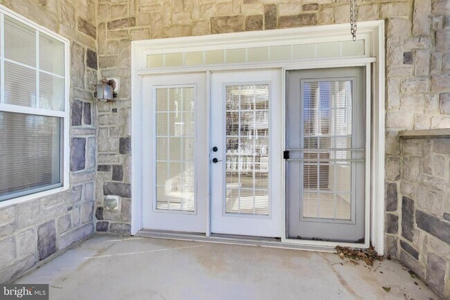 Building Photo - 13901 Belle Chasse Blvd