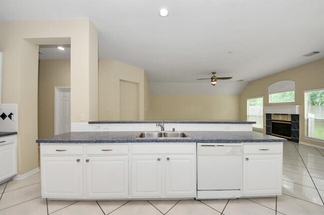 Building Photo - 10214 White Oak Trail Ln