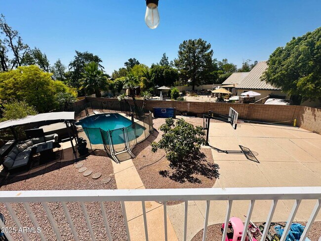 Building Photo - 727 W Mendoza Cir