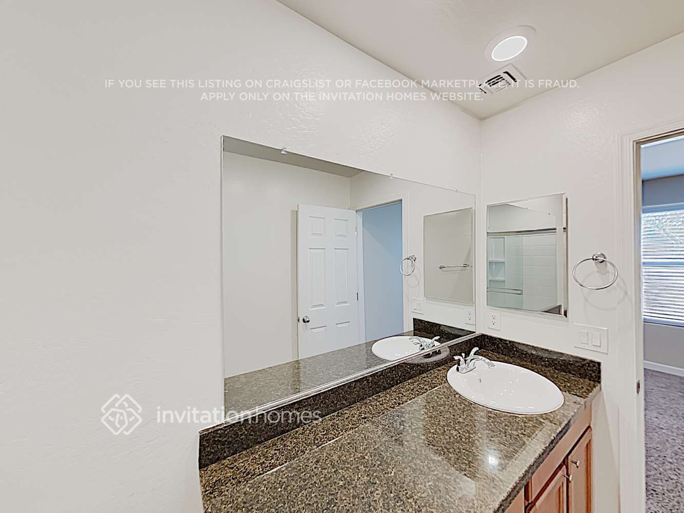 Building Photo - 3490 E Silversmith Trail