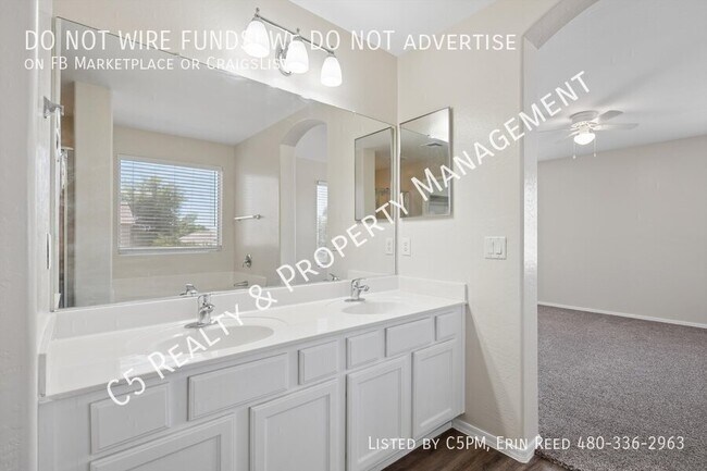 Building Photo - 3075 W Five Mile Peak Dr