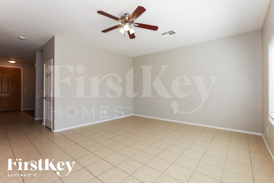 Building Photo - 1179 E Desert Springs Way