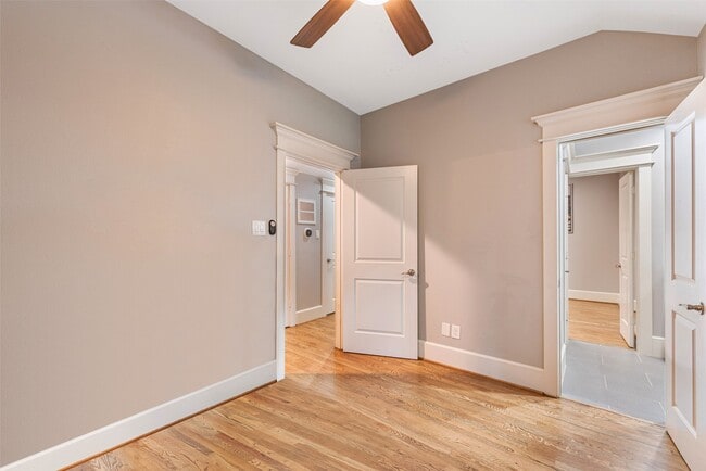 Building Photo - 212 W 6th St