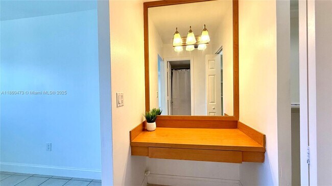 Building Photo - 7470 Miami Lakes Dr
