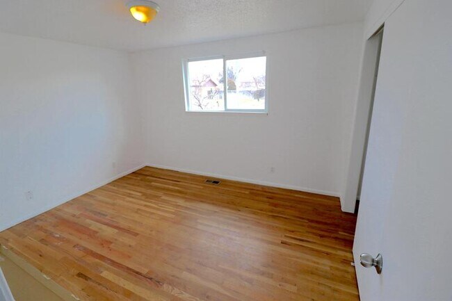 Building Photo - 8068 Bryce Dr