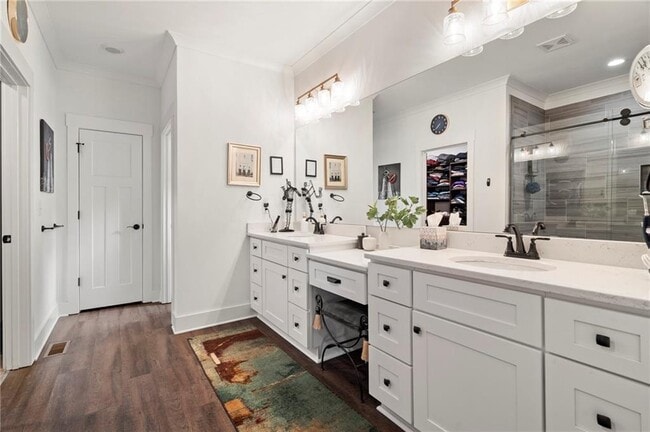 Building Photo - 175 STONELEDGE TRCE N