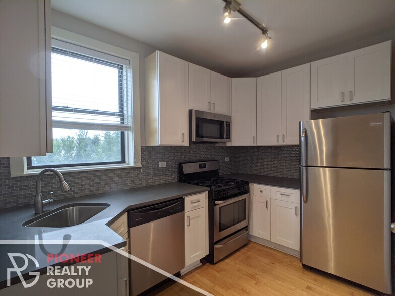 Primary Photo - 2315 N Rockwell St