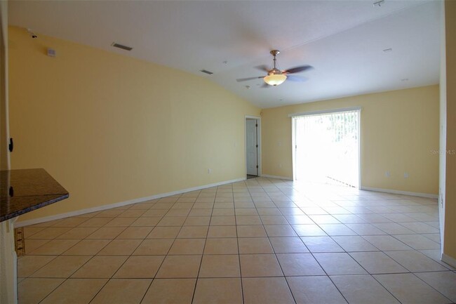 Building Photo - 1702 Holton Rd