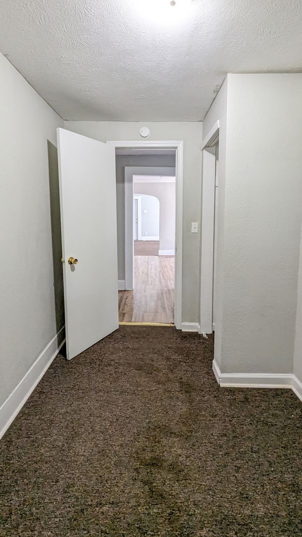 Building Photo - PRELEASING for AUGUST! Close to Campus; In-Unit Washer and Dryer