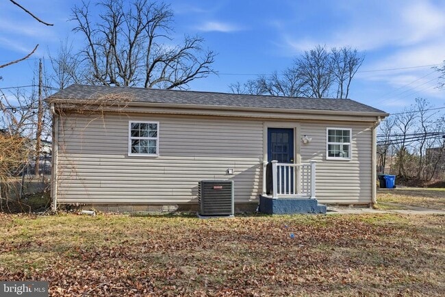Building Photo - 1942 Ford Rd