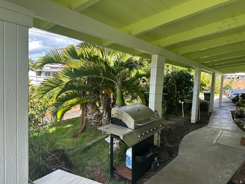 Walkway to Front Door - 45-185 Lilipuna Rd