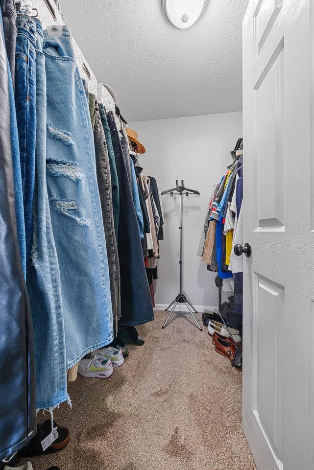 Building Photo - 5512 Meadow Passage Dr