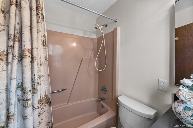 Building Photo - 164 Carriage Ct