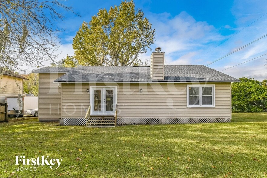 Building Photo - 1591 Twin Oak Dr W