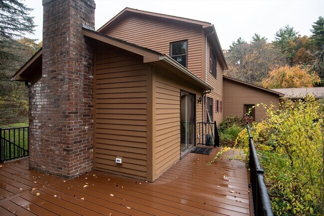 Building Photo - 2 Mountain Rd